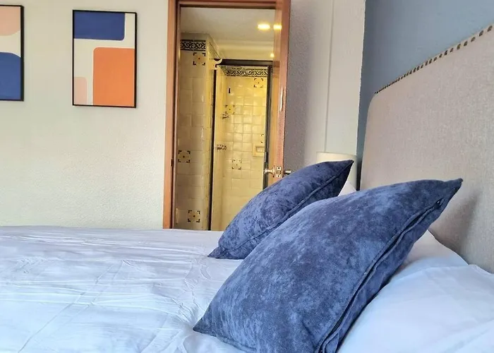 Big & Comfy, King And Queen-size Beds, And Parking Lot *