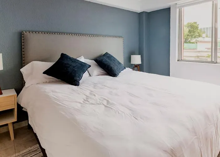Big & Comfy, King And Queen-size Beds, And Parking Lot Apartment Mexico City